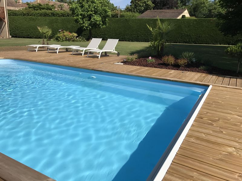 Plage de piscine en pin traité autoclave